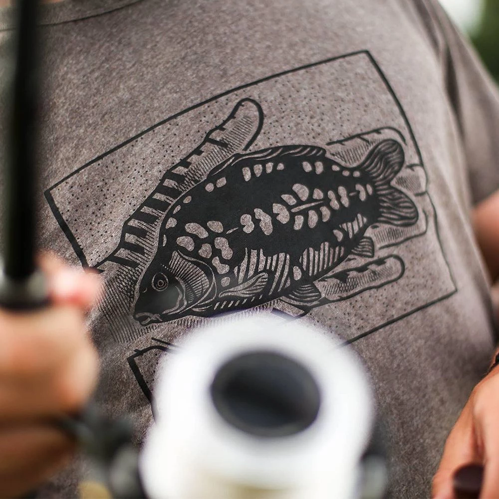 Best deal ⌛ Korda Carp In Hand T-Shirt Clothing ✔️ - Image 3